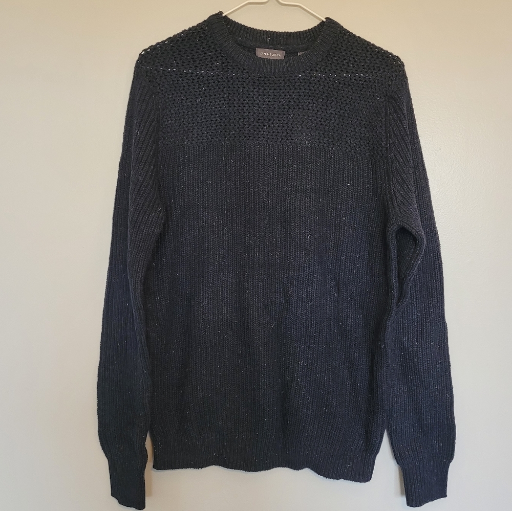 NWT Van Huesen Navy Knit Sweater Size Small